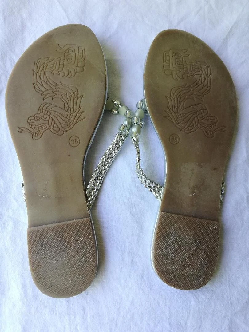 Sandalias entre dedos/Tongas plateadas con cuentas talla 38 - nuevas – photo 15
